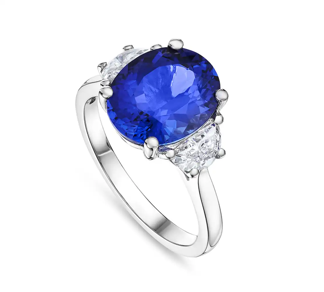 Ring on a white background - jewellery packshot